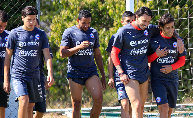 Ex jugadores de La Roja visitan a Jorge Valdivia en la cárcel de Rancagua