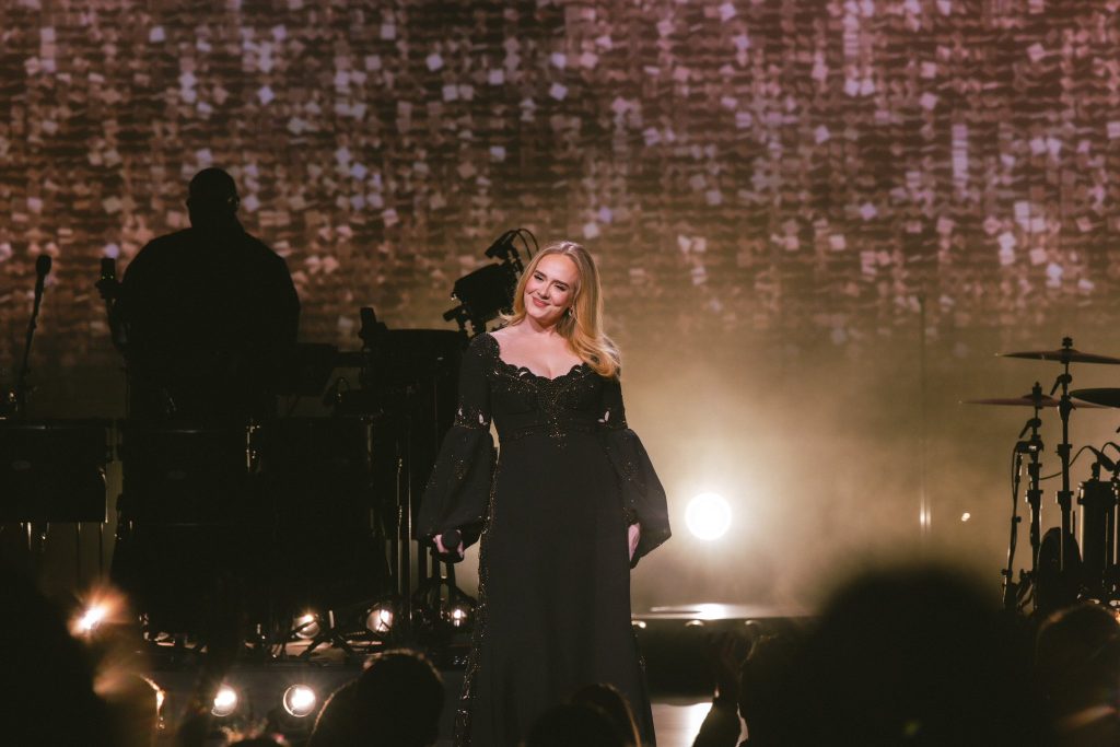 Adele se retiró de los escenarios en Las Vegas, pero le dejó una sorpresa a sus fans: ¿Qué es?