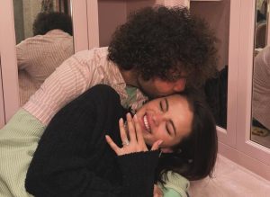 ¡Selena Gómez se compromete! La cantante anuncia su boda con Benny Blanco