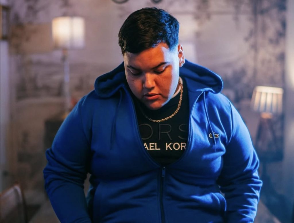 FloyyMenor hace historia: Primer chileno en ganar un Premio Billboard con "Gata Only"
