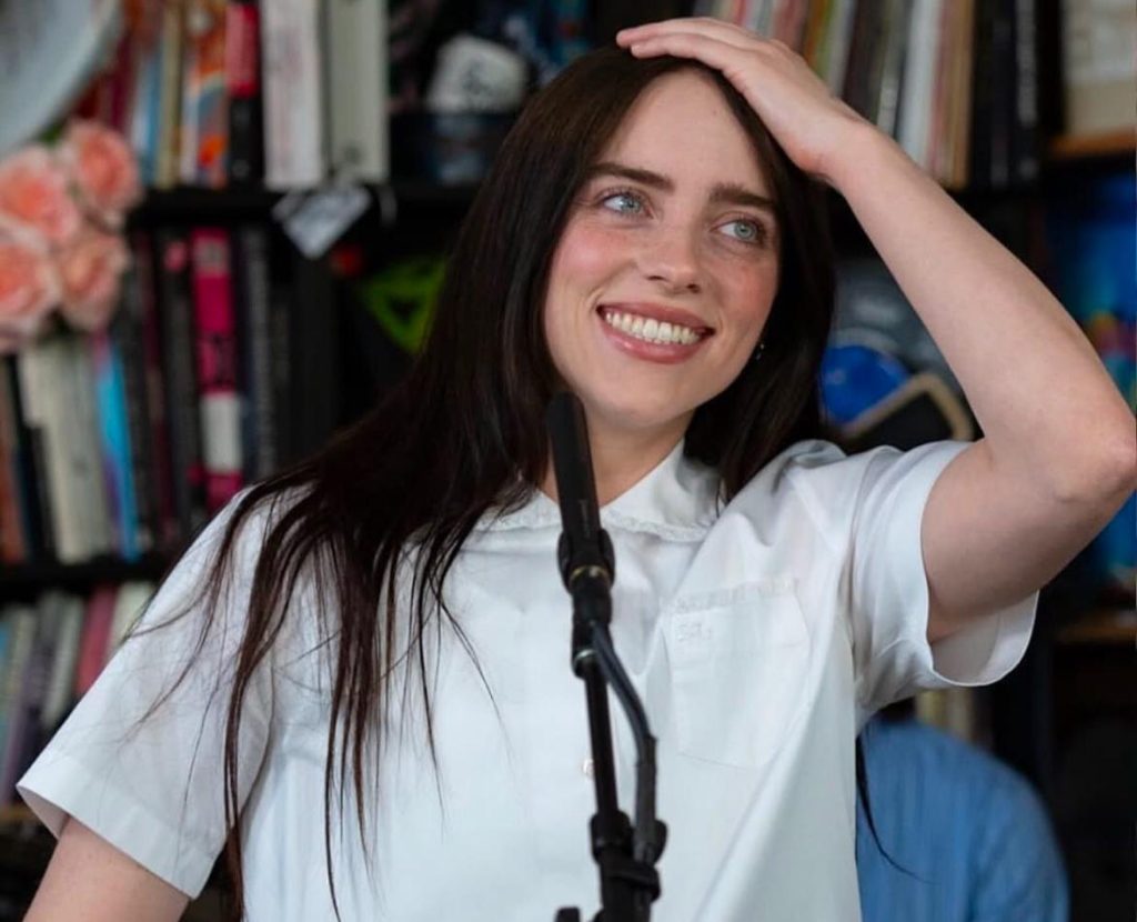 Billie Eilish reacciona con enojo tras incidente con un fan durante su show en Glendale (VIDEO)