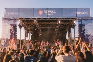 Surfestival: The Wailers Celebran 40 Años de "Legend" y Nicki Nicole Debuta con Su Nuevo Álbum