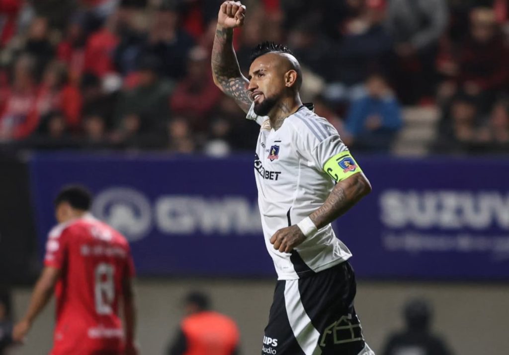 Colo Colo derrota a Unión La Calera con ajustado triunfo y polémico penal de Arturo Vidal