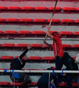 Independiente condena la violencia en el duelo suspendido ante Universidad de Chile