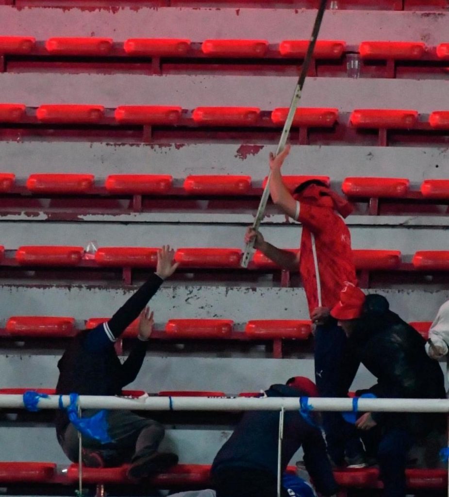 Independiente condena la violencia en el duelo suspendido ante Universidad de Chile