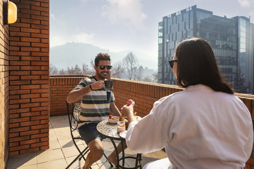 Santiago cierra el año con grandes conciertos y Hotel Four Points by Sheraton emerge como la opción ideal para alojarse