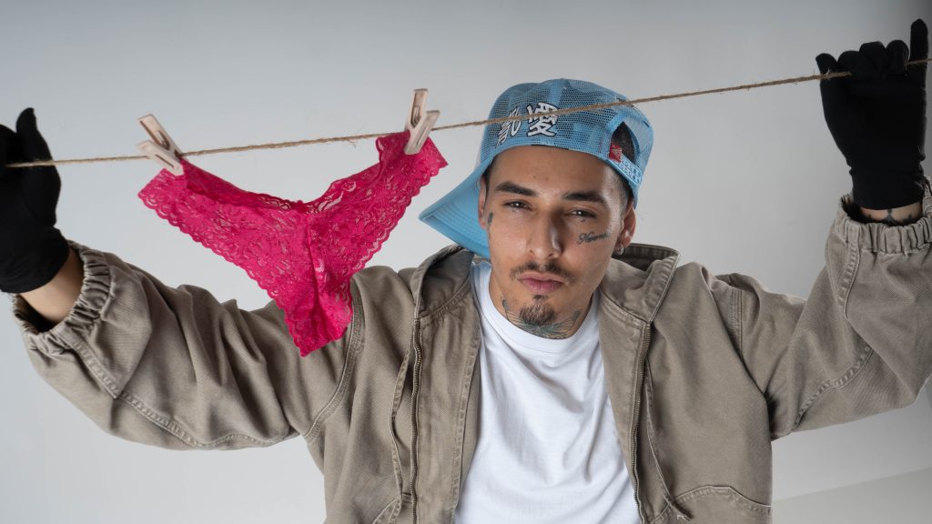 Lyone presenta “Esos Pantys”, su regreso al reggaetón junto al productor Easy Ice