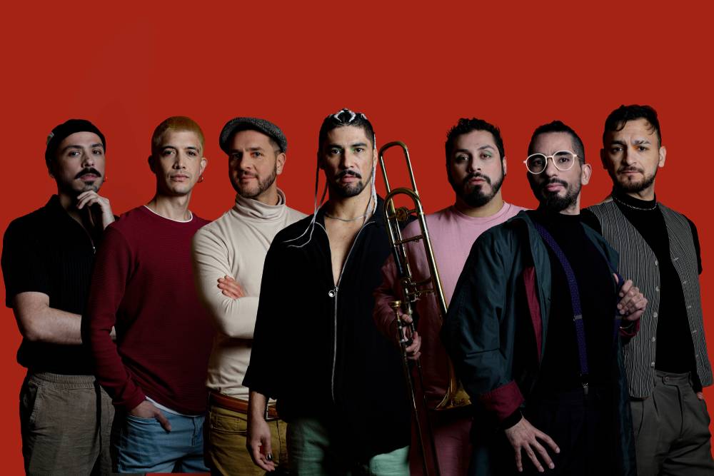 Moral Distraída anuncia show en Santiago con nueva etapa musical